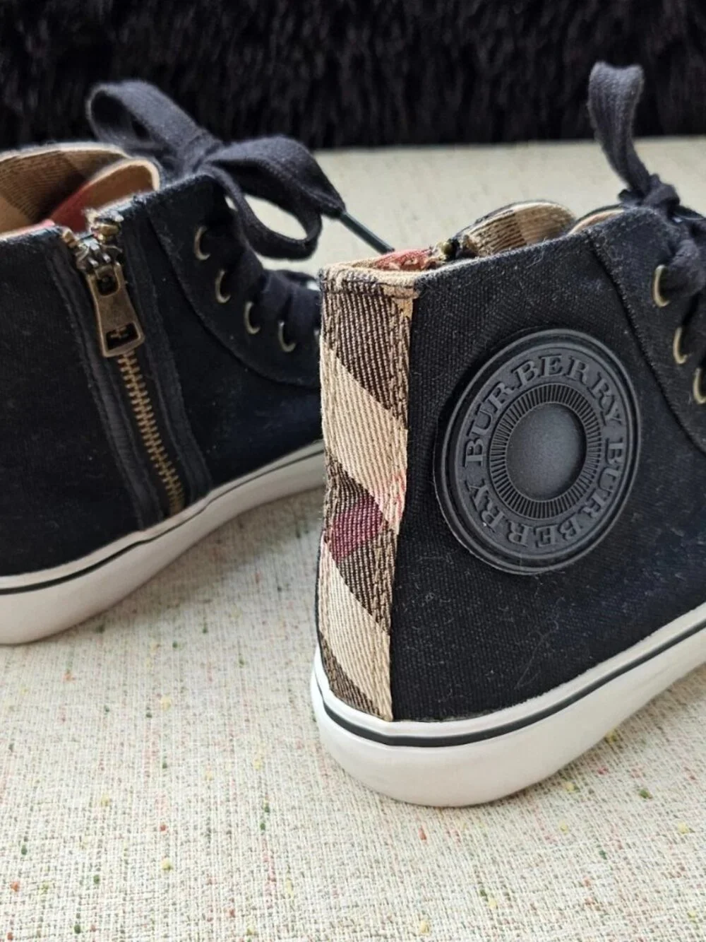 Burberry Kids Shoes High Top Lace Up Sneaker Black Size 32 Authentic